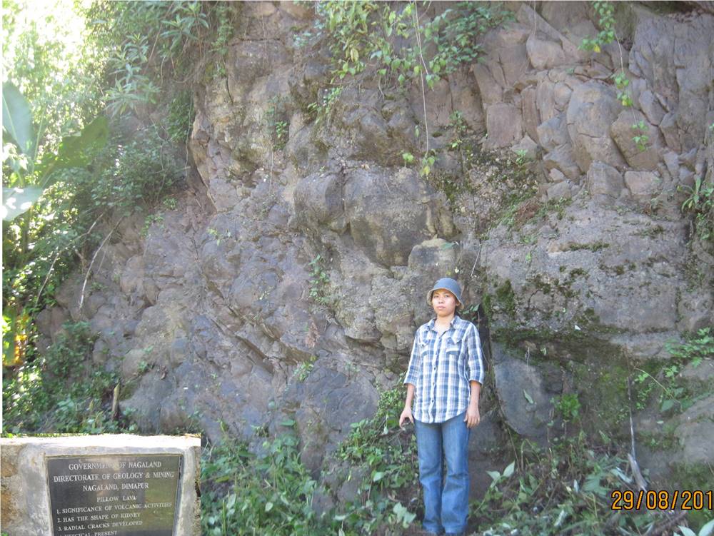 Pillow lava at Moke